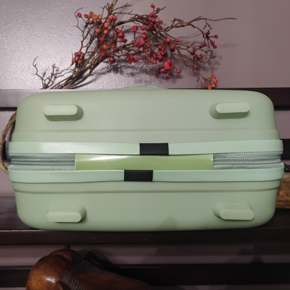 Rilakkuma Hard Shell Small Carry-On Travel Case in Sage Green NEW - Picture 11 of 16